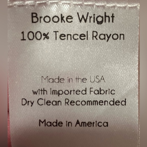 Brooke Wright Tinsley Midi Maxi in Red White Floral Tiered Ruffle - Picture 9 of 11